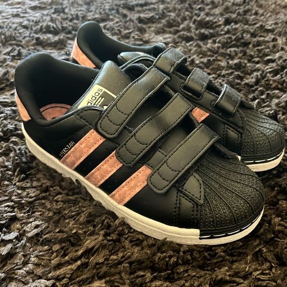 Adidas ‘Superstar’ Velcro kids sneakers - Picture 2 of 10